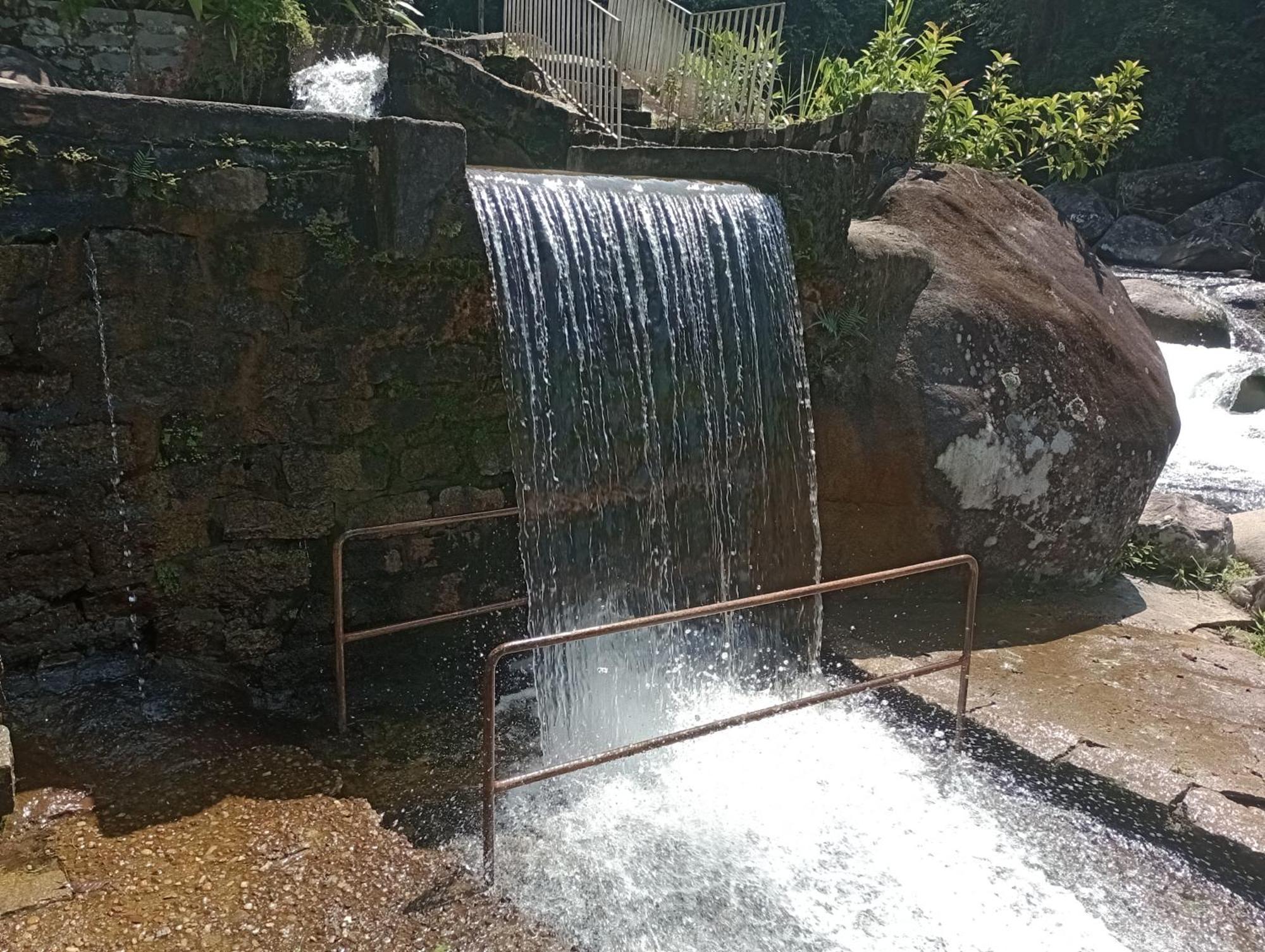 איטאטיאיה Conora Hotel מראה חיצוני תמונה